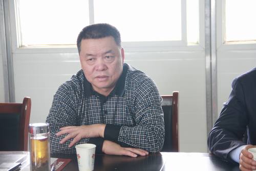 陜煤集團(tuán)總經(jīng)理助理、建設(shè)集團(tuán)聯(lián)合黨委書記、董事長寧興剛節(jié)日期間深入銅煤公司施工生產(chǎn)一線視察慰問