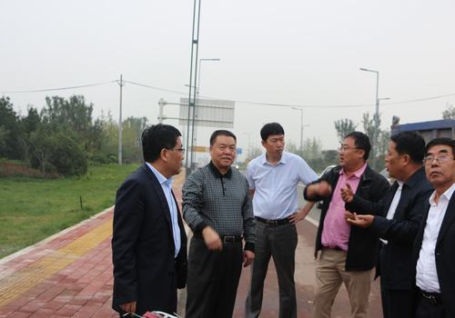 陜煤集團(tuán)總經(jīng)理助理、建設(shè)集團(tuán)聯(lián)合黨委書記、董事長寧興剛節(jié)日期間深入寶雞分公司施工現(xiàn)場視察慰問