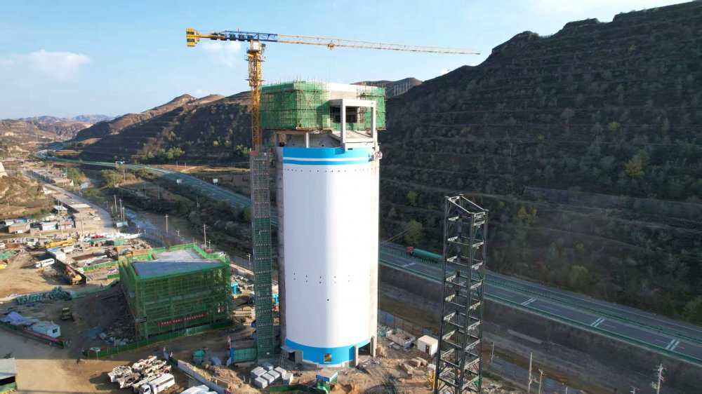 提前2天落位！橫山天云煤礦棧橋鋼支架架起“運輸樞紐”，12月投產(chǎn)再添保障