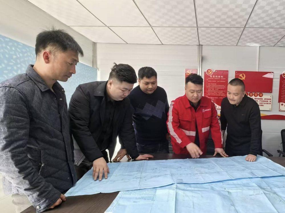 陜煤建設(shè)機(jī)電安裝公司關(guān)中黨支部：黨員先鋒打頭陣 四季度攻堅(jiān)顯擔(dān)當(dāng)